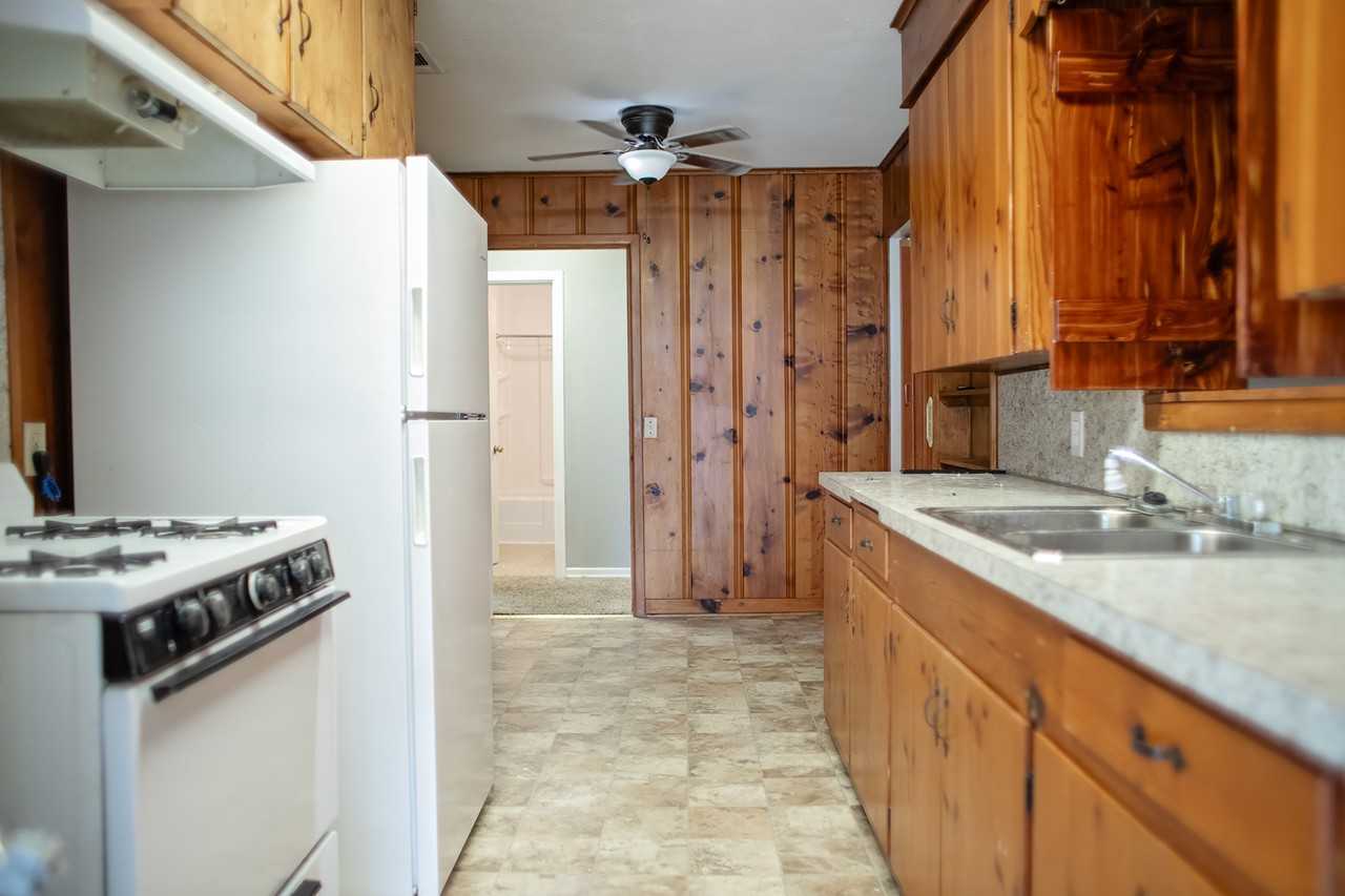 2109 E Goliad Ave - Photo 5 of 8