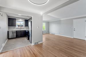 featured image of 1909 Gardenia Ave #8