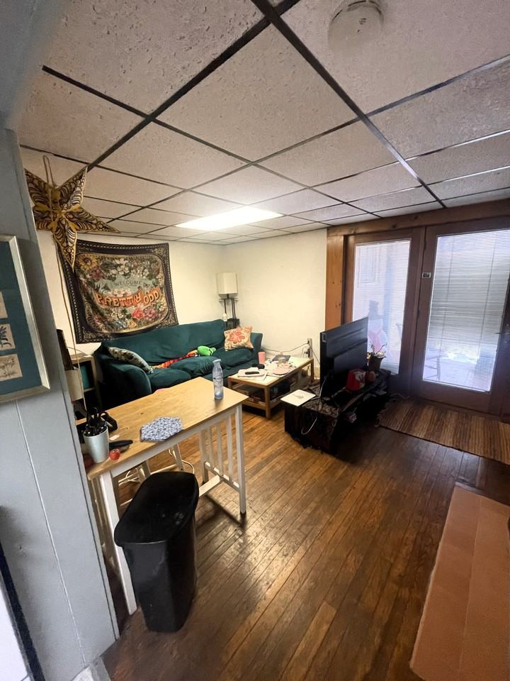 207 S Aurora St - Photo 3 of 6
