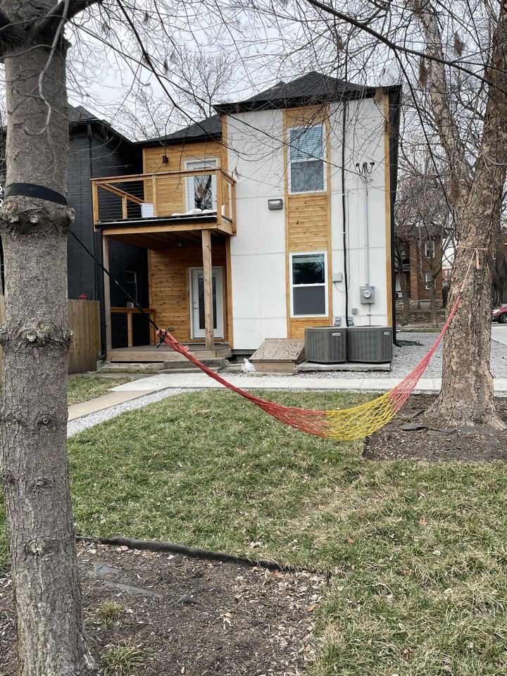 1115 W 41st Ter #1115A - Photo 3 of 19