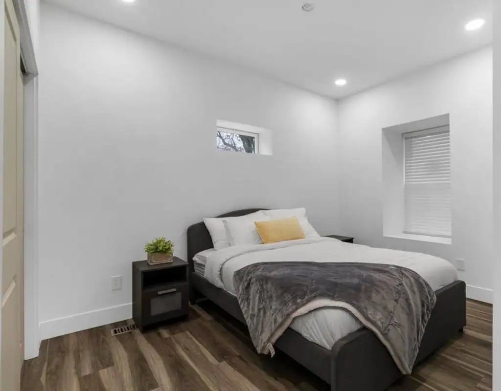 1115 W 41st Ter #1115A - Photo 5 of 19