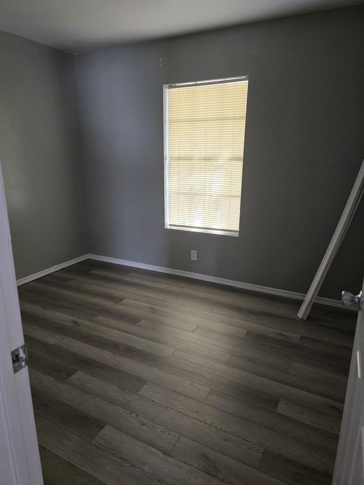 306 Se Railroad St #NA - Photo 5 of 8