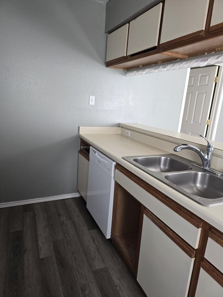 306 Se Railroad St #NA - Photo 6 of 8
