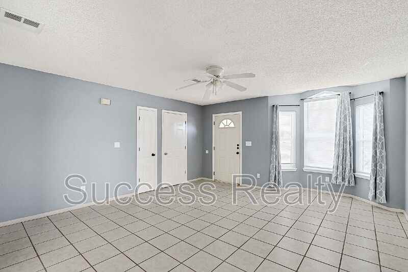 12001 Kings Guard Dr - Photo 3 of 27