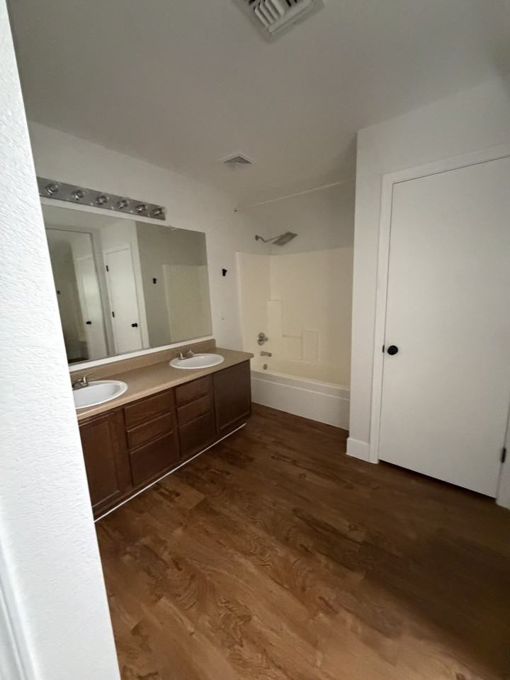 2159 S Luther - Photo 3 of 16