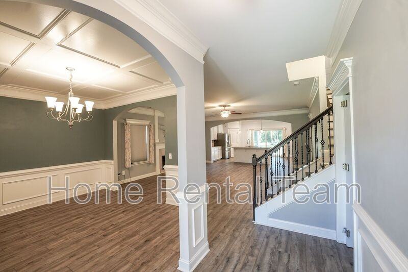 425 Wicklow Dr - Photo 4 of 29