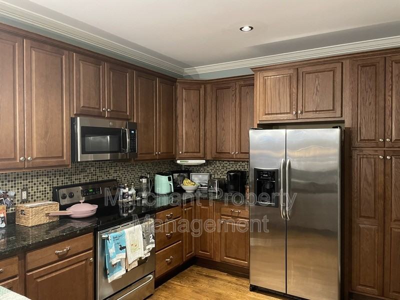 708 Bennett St #A - Photo 6 of 11