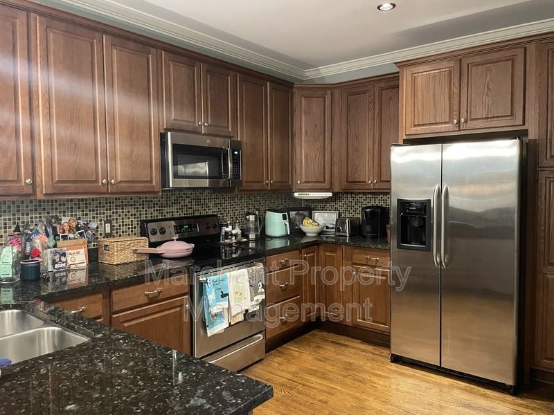 708 Bennett St #A - Photo 7 of 11