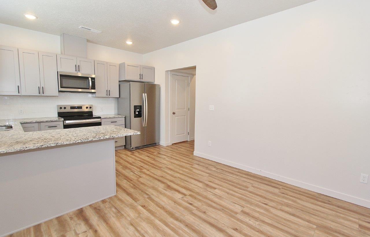 504 S Utah Ave #E - Photo 4 of 30
