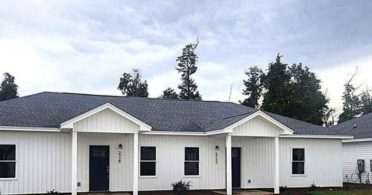 2733 Carol Ln - Photo 3 of 4
