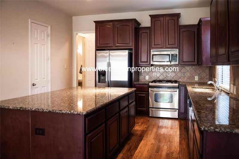 2410 Knight St - Photo 3 of 14