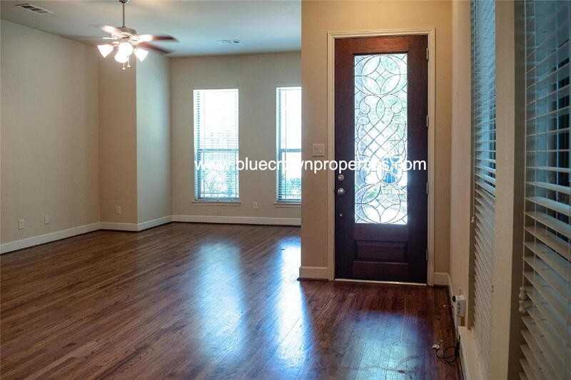 2410 Knight St - Photo 7 of 14