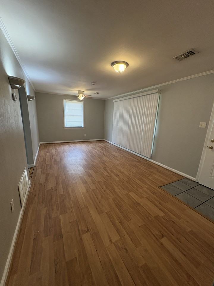 325 3rd St - Photo 5 of 10