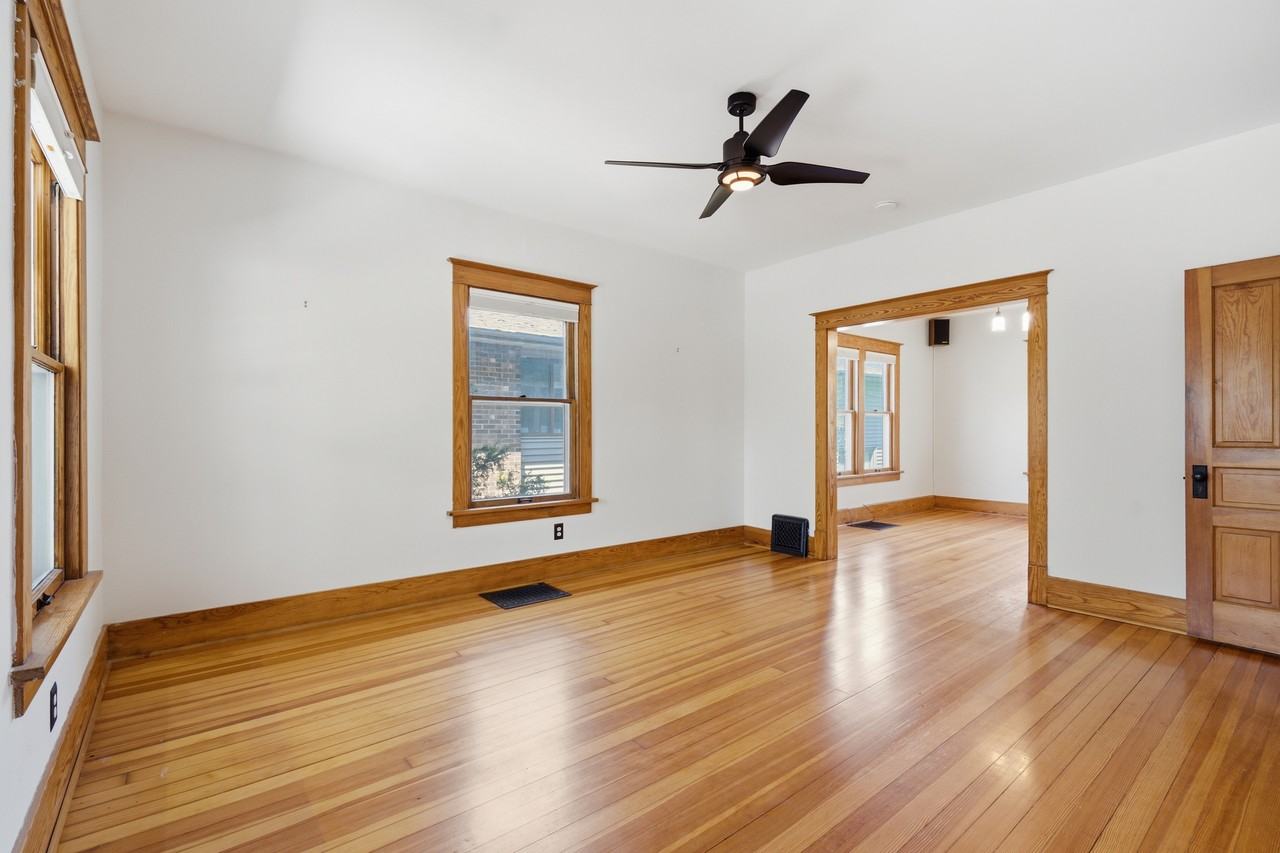 1154 Hotz Ave - Photo 4 of 30