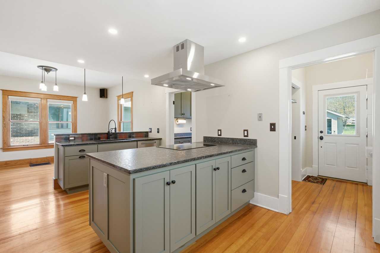 1154 Hotz Ave - Photo 7 of 30