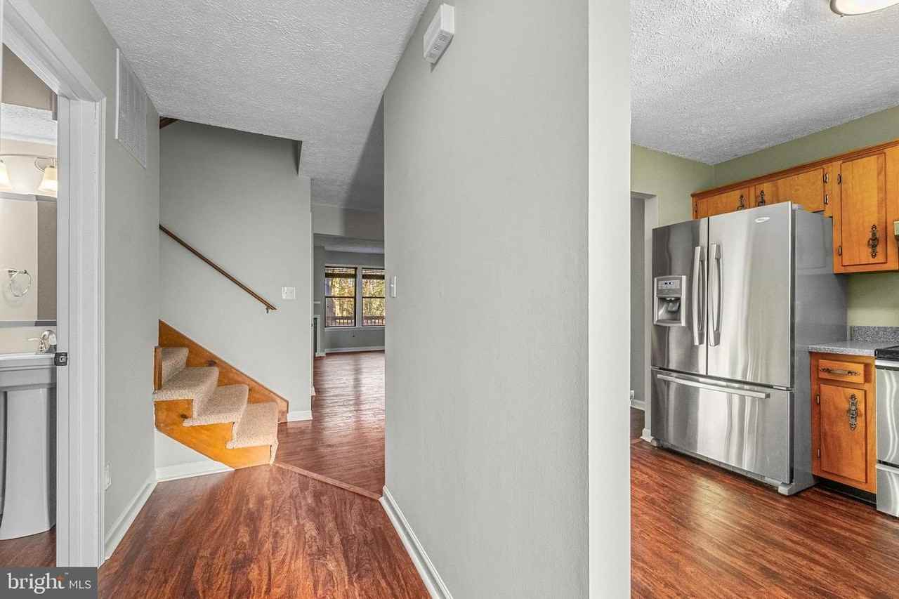 23348 Red Oak Ct - Photo 3 of 16