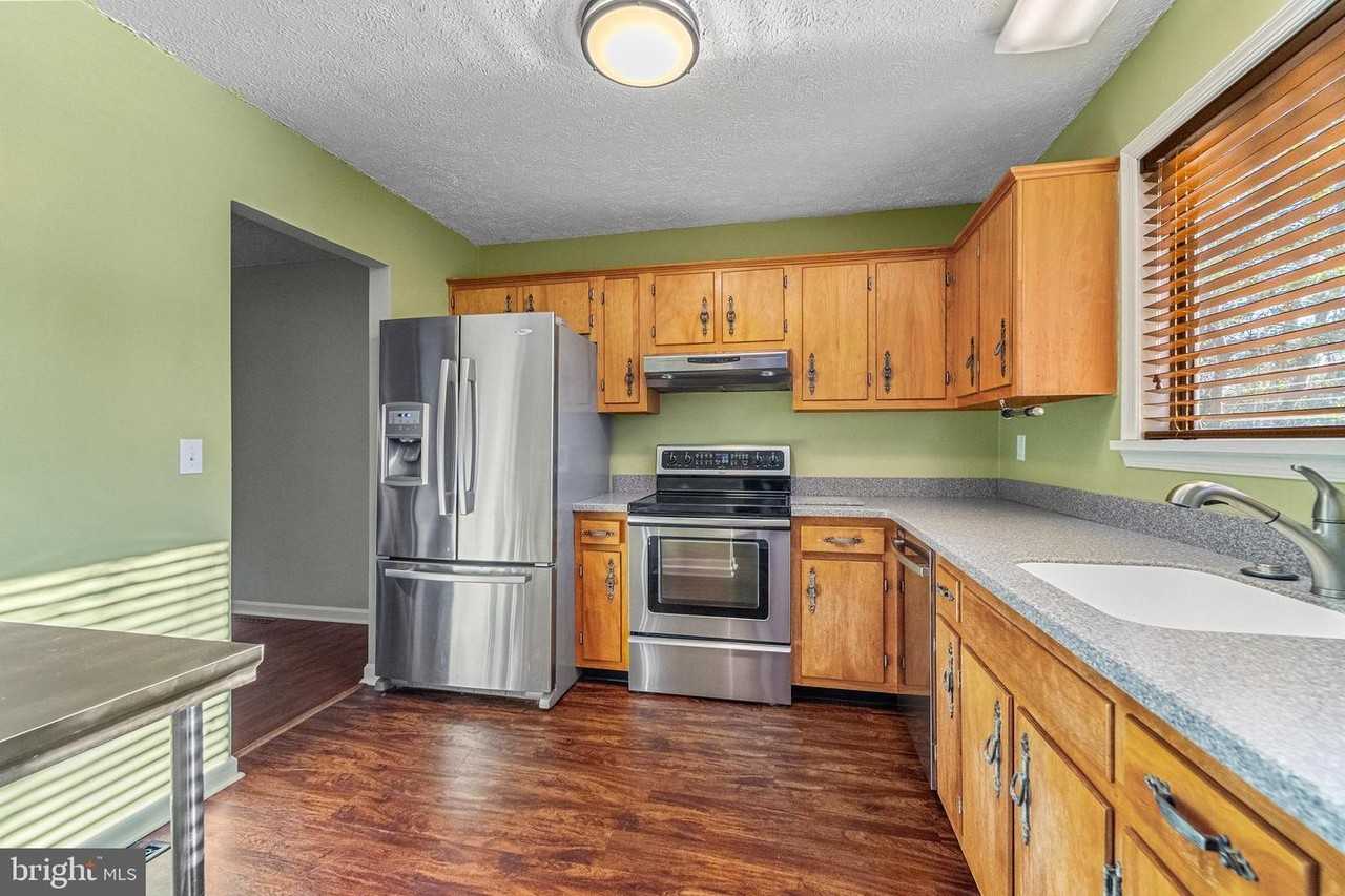 23348 Red Oak Ct - Photo 4 of 16