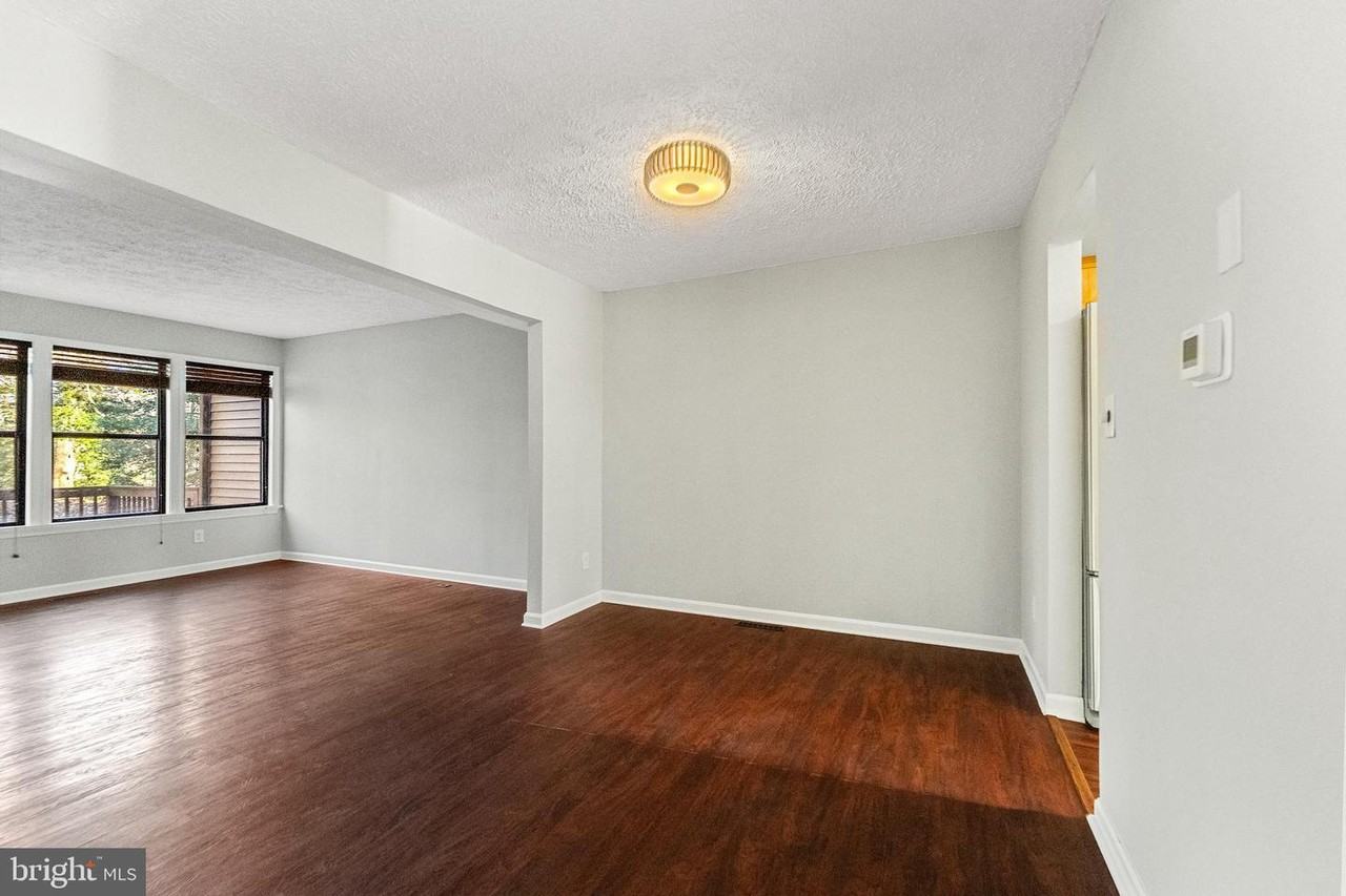 23348 Red Oak Ct - Photo 6 of 16