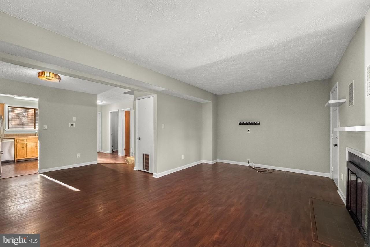 23348 Red Oak Ct - Photo 7 of 16