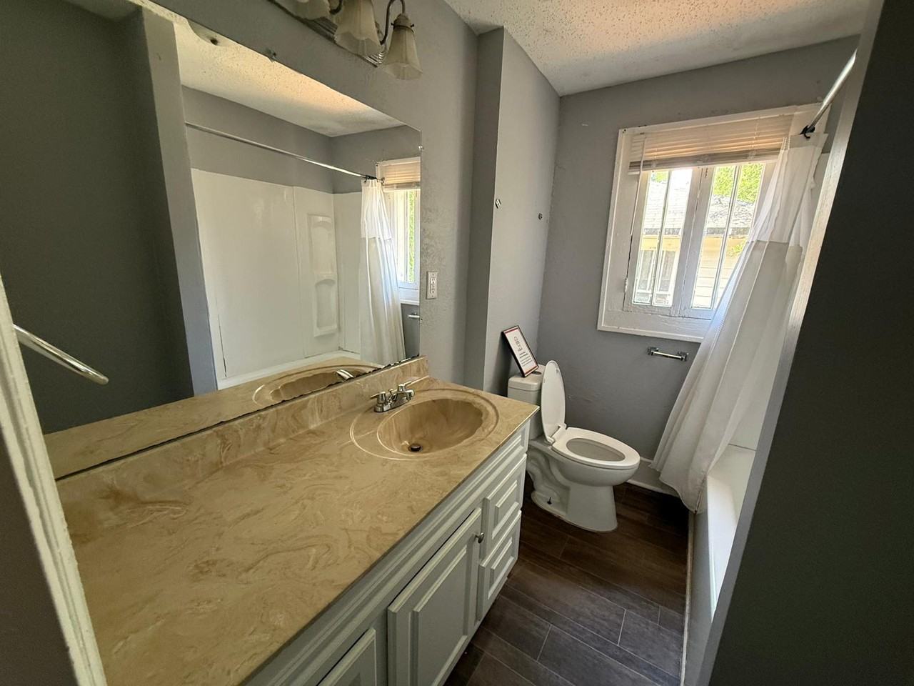 1126 Boulevard - Photo 5 of 8