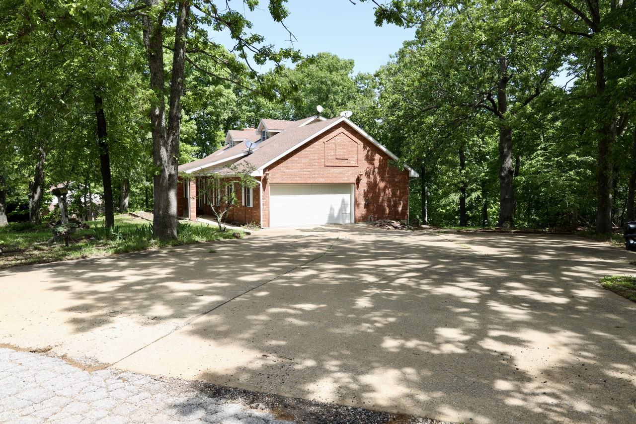 17051 Lemming Ln - Photo 3 of 27