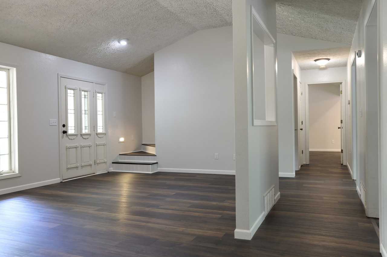 17051 Lemming Ln - Photo 6 of 27