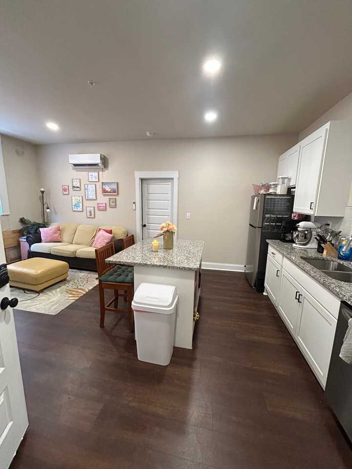 128 N Main St - Photo 2 of 13