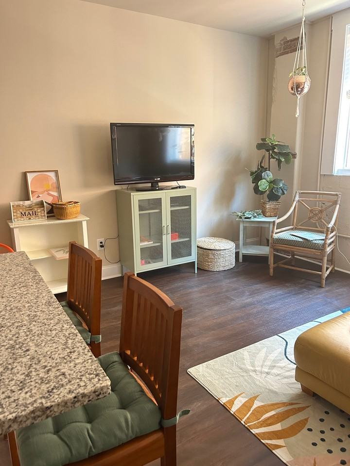 128 N Main St - Photo 5 of 13
