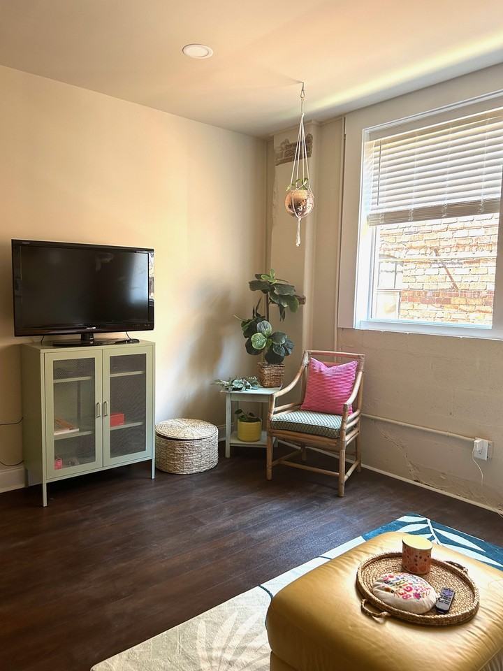 128 N Main St - Photo 6 of 13