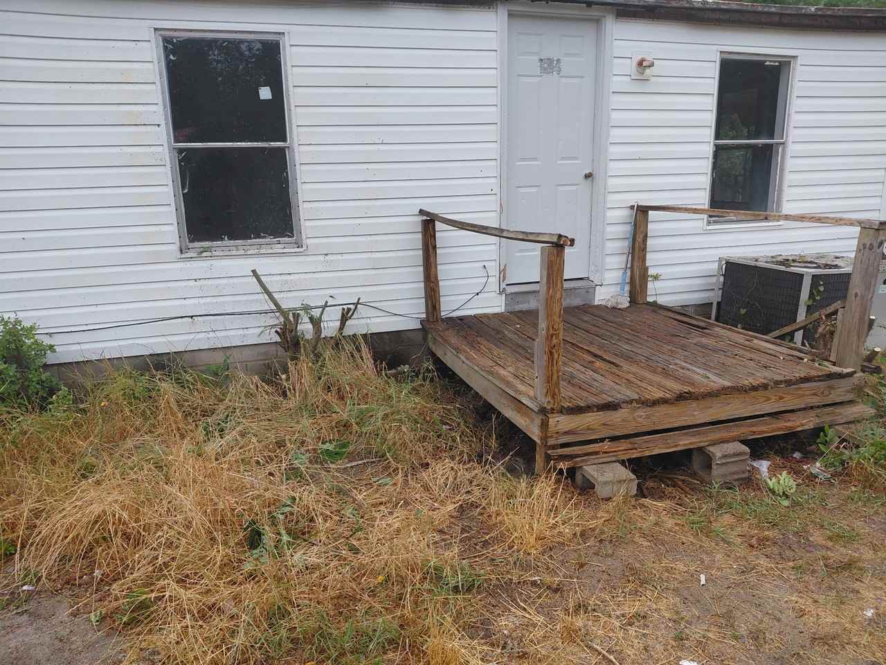 134 Oakwood Dr - Photo 3 of 7