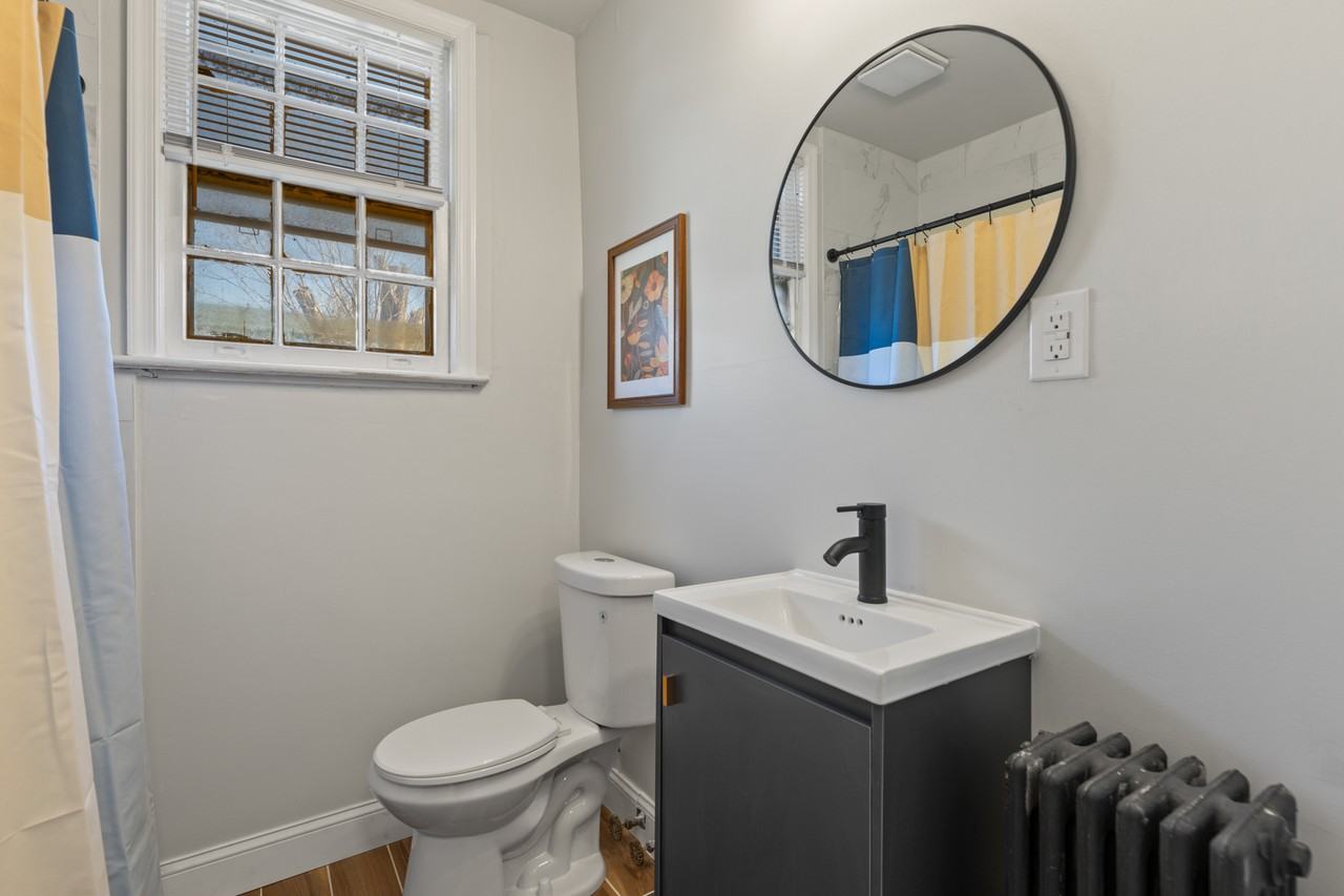 4348 Southern Ave Se - Photo 4 of 10