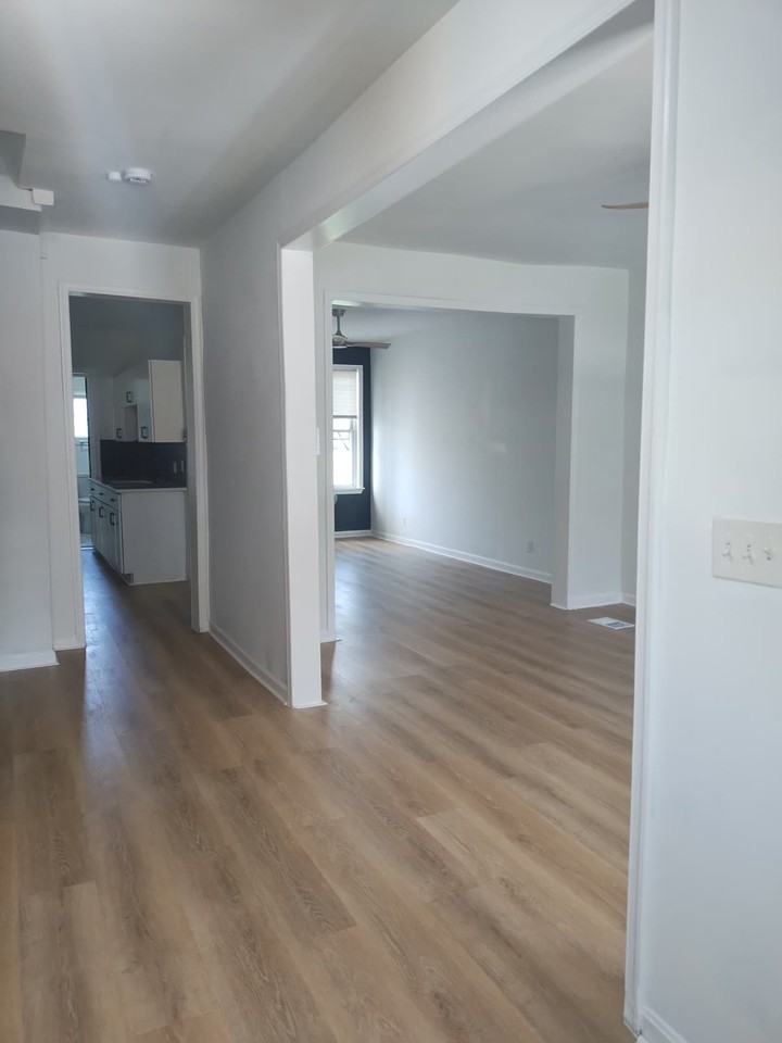 623 N Grantley St - Photo 3 of 29