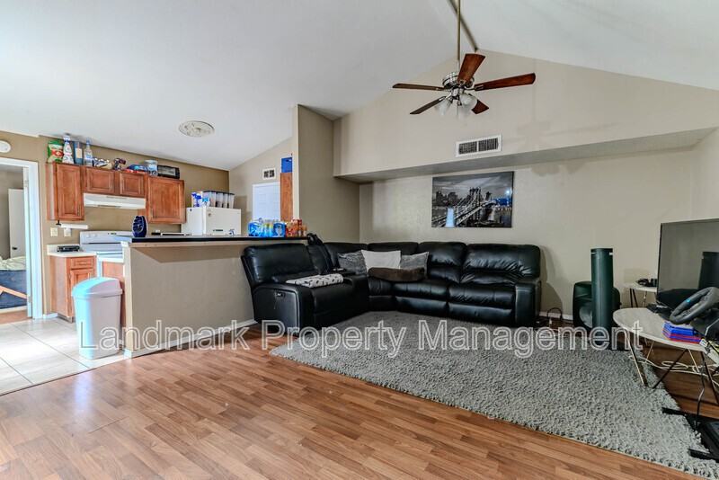 434 Pogue St - Photo 2 of 12
