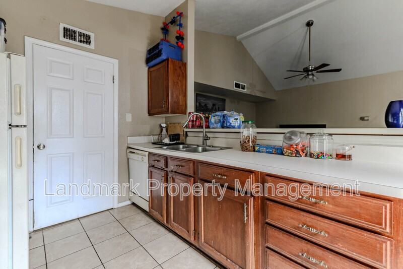 434 Pogue St - Photo 7 of 12