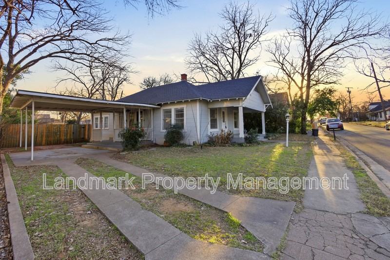 405 College St - Photo 3 of 24