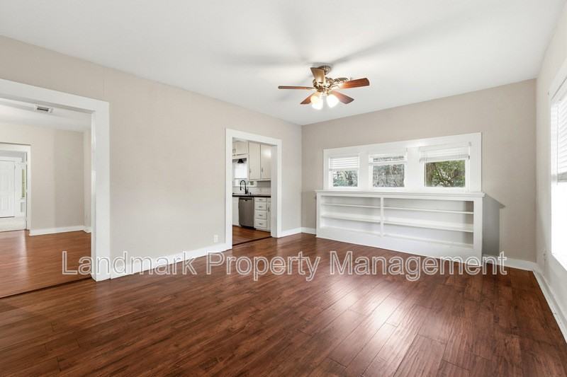 405 College St - Photo 4 of 24