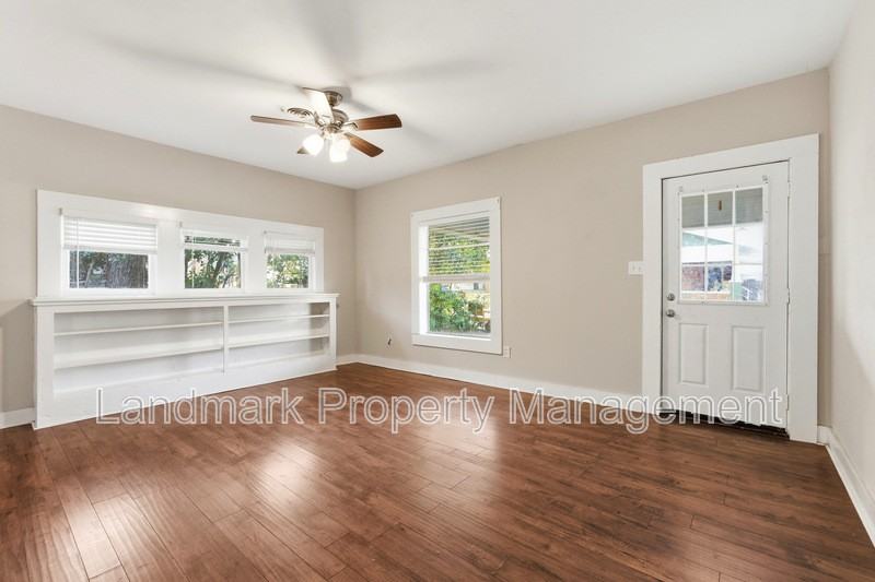 405 College St - Photo 5 of 24
