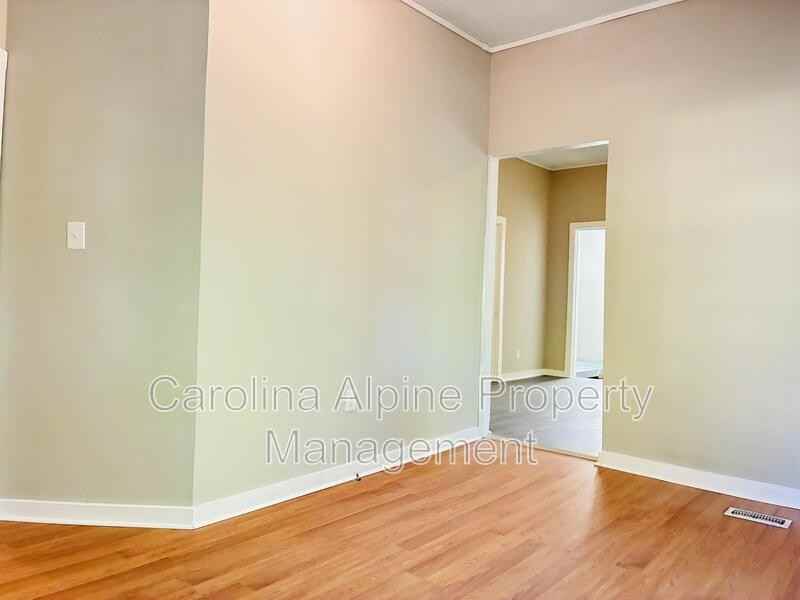 104 Miller St - Photo 7 of 22