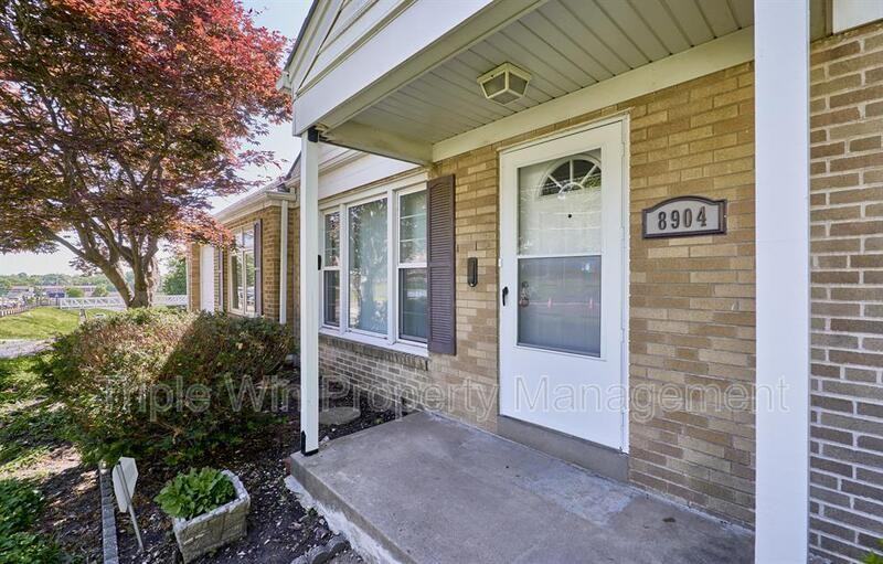 8904 Cozens Ave - Photo 4 of 47