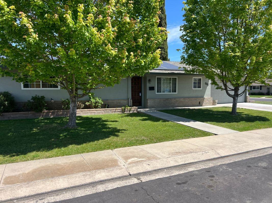 618 Madsen Dr - Photo 2 of 15