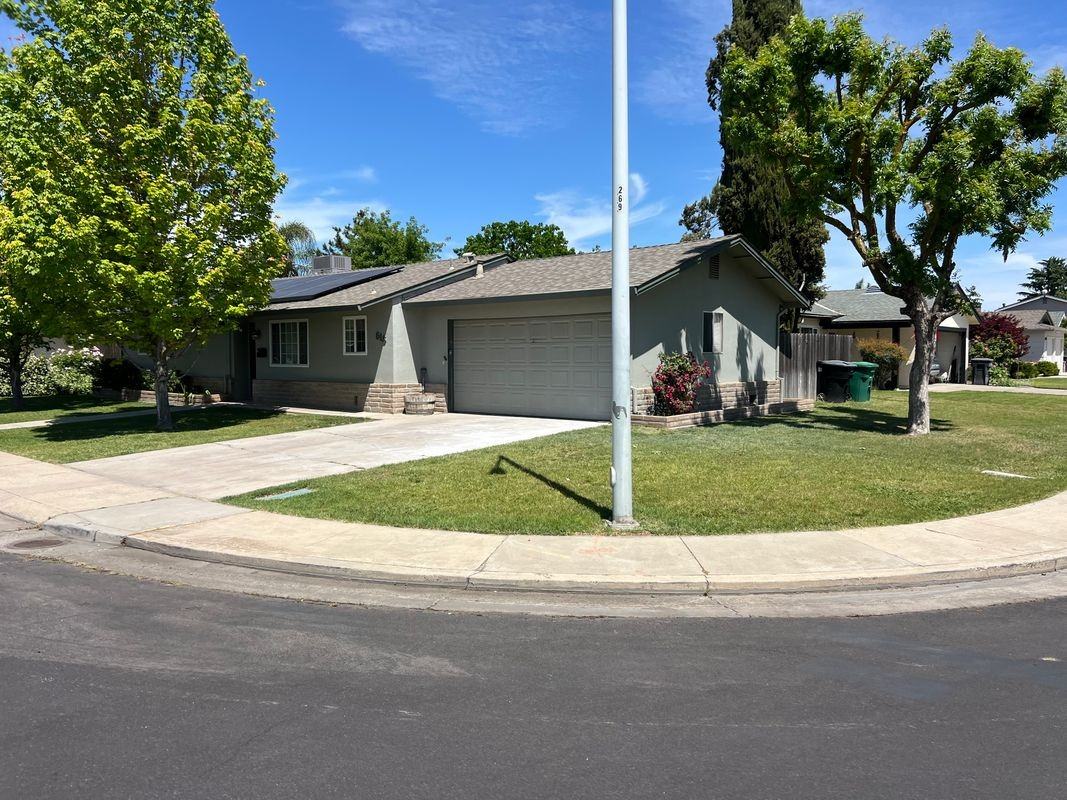 618 Madsen Dr - Photo 4 of 15