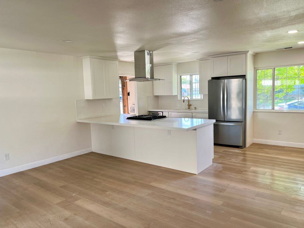 618 Madsen Dr - Photo 7 of 15