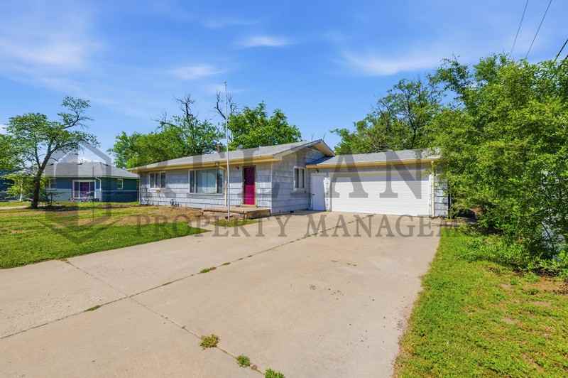 4853 S Madison Ave - Photo 3 of 34