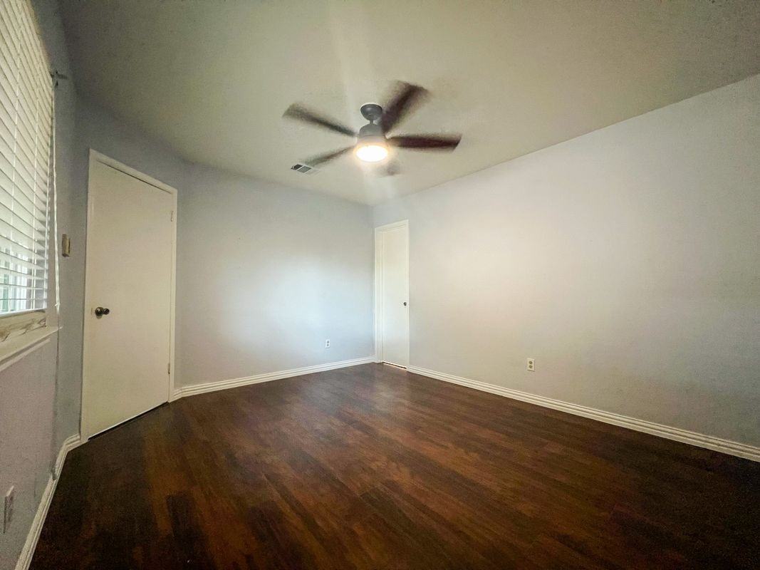 12004 Thompkins Dr - Photo 4 of 30