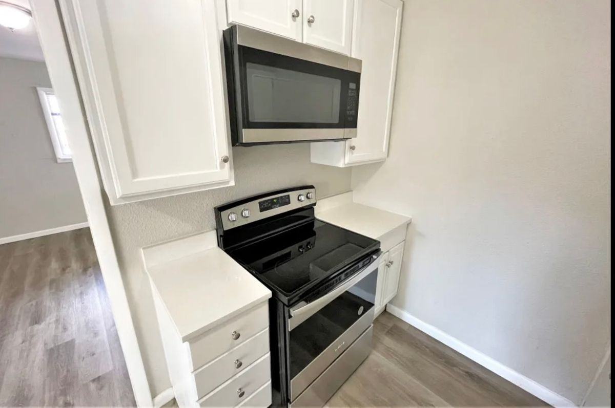 16805 E Maplewood Dr - Photo 5 of 7