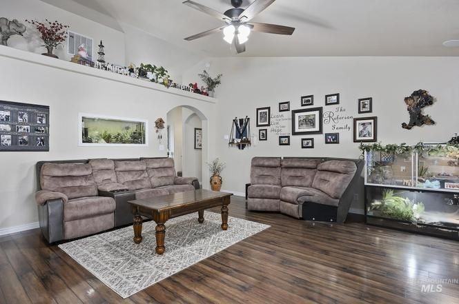 1387 Bradley St - Photo 7 of 20