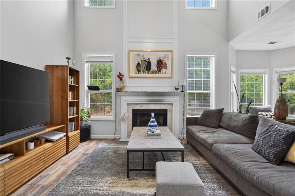 3380 Serenade Ct - Photo 5 of 31