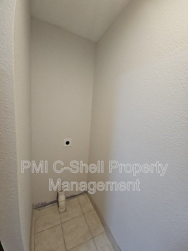 3409 Green Briar Cir #2 - Photo 2 of 23