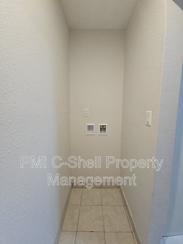 3409 Green Briar Cir #2 - Photo 3 of 23