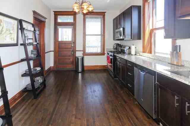 2523 N California Ave #3 - Photo 2 of 20